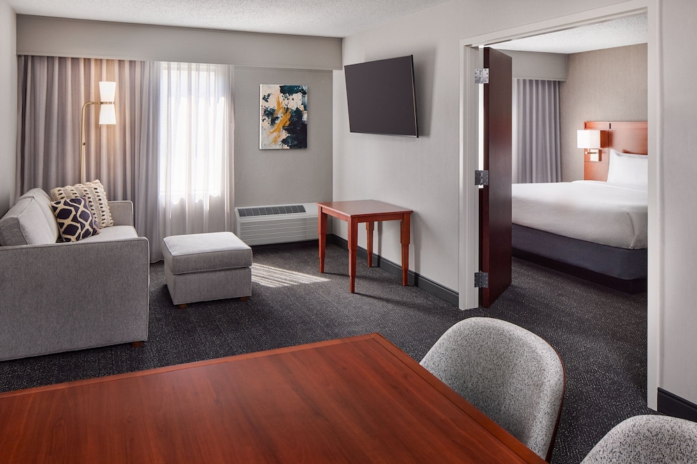 Courtyard by Marriott Fort Collins - photo 8