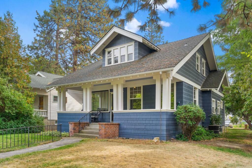 3BR Home Large Kitchen Mins To DwnTwn — 4-Star Luxury Hotel in Spokane, United States