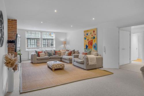The Jade Suite The Jewellery Suites 3 bed 3 bath — 4-Star Luxury Hotel in Birmingham, United Kingdom