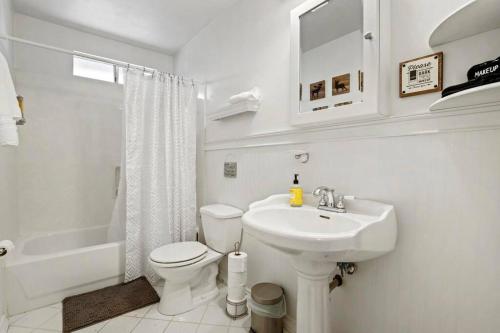 Newly Remodeled Pet Friendly Strawberry Cabin — Pine — photo 5
