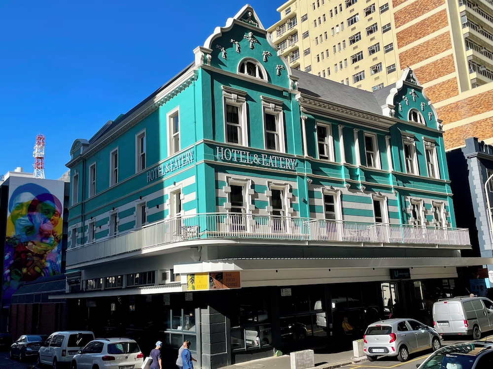 Urban Oasis Aparthotel — 4-Star Luxury Hotel in Cape Town, South Africa