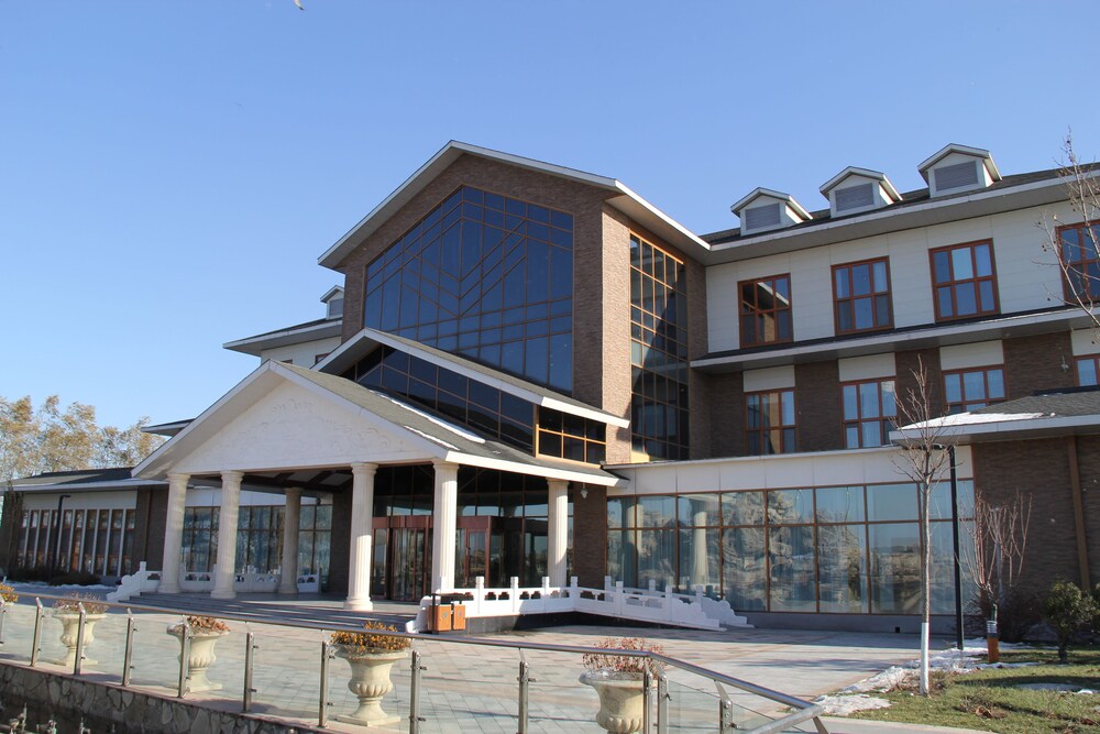 Qingyang Baiyangdian Spring Resort - carbon neutral hotel in Baoding