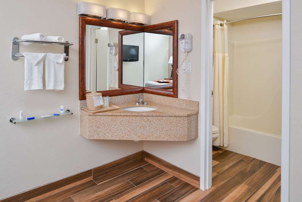 Best Western Of Hartland - photo 33