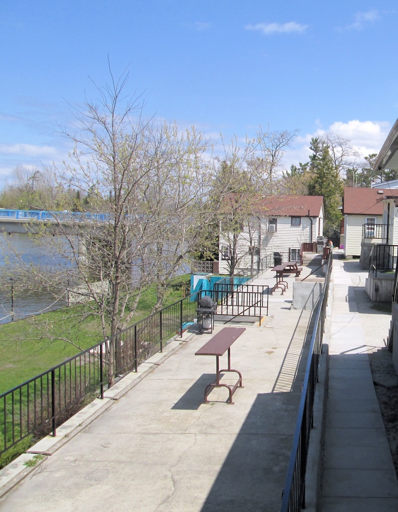 Edgewater Resorts Edgewater Cottages in Wasaga Beach, Canada