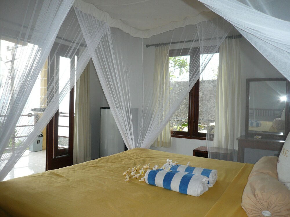 Paradise Bungalows — Amlapura — photo 3