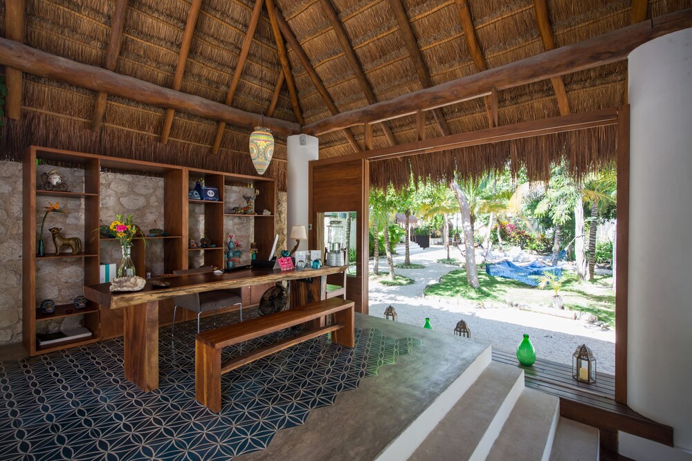 Check-in/Check-out Kiosk
