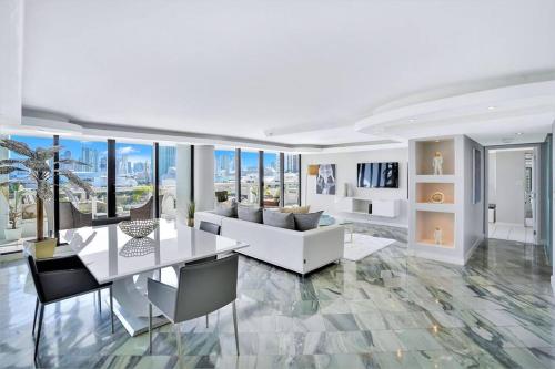 Sea Forever Miami Skyline And Water Views — 4-Star Luxury Hotel in Miami, United States