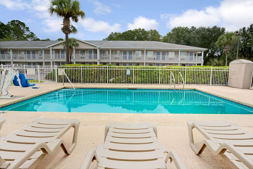 Travelodge Suites by Wyndham MacClenny - photo 15