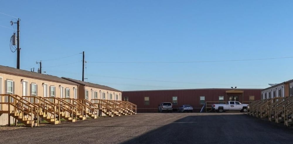Cuero Oilfield Housing - photo 35