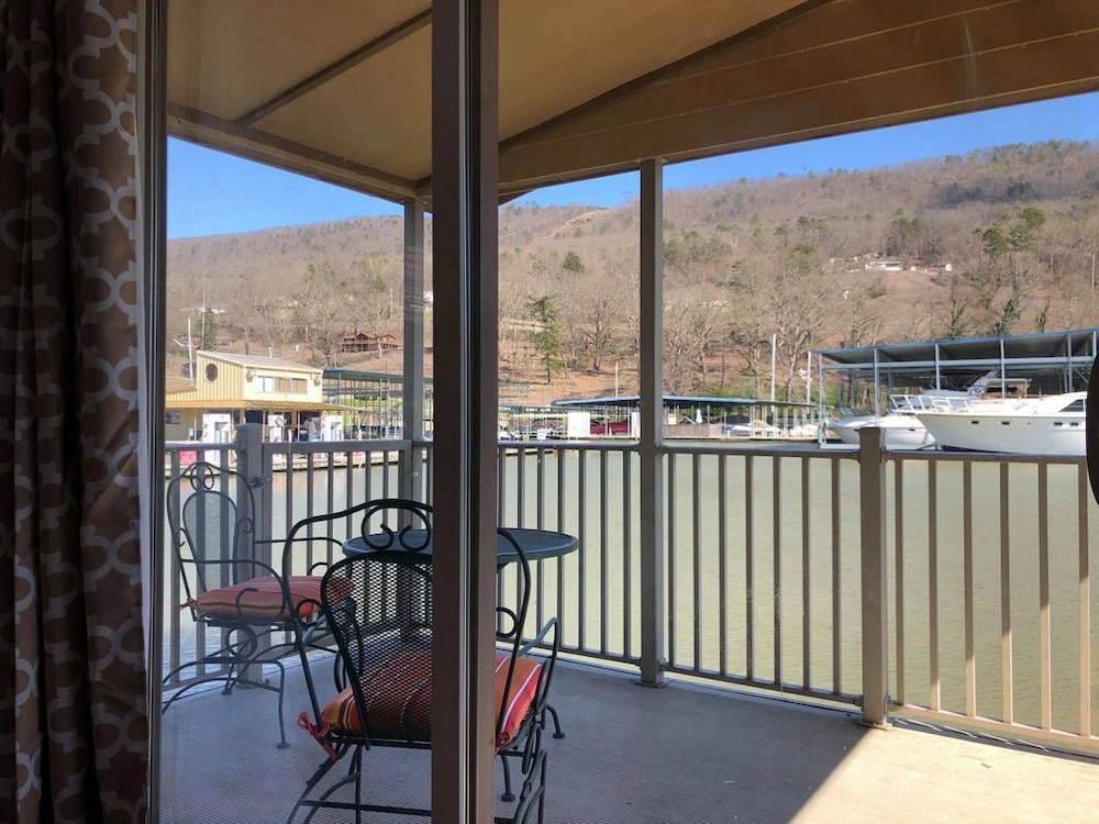 Hales Bar Marina and Resort - photo 8