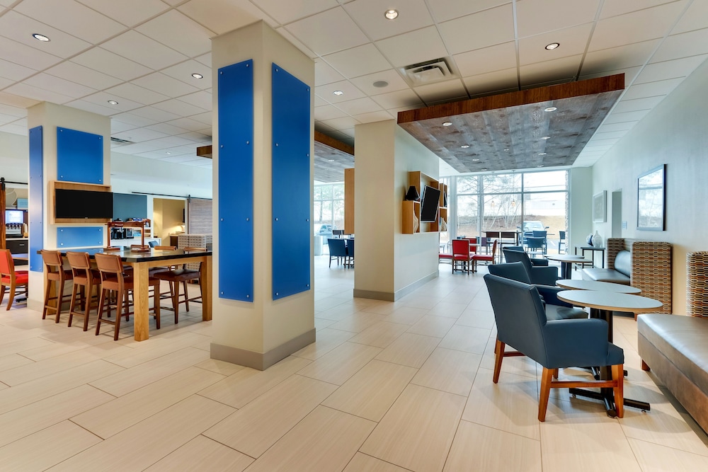 Holiday Inn Express & Suites Dawsonville by IHG - photo 61