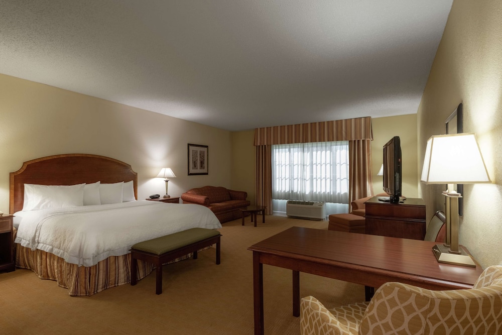 Hampton Inn & Suites Vicksburg - photo 25