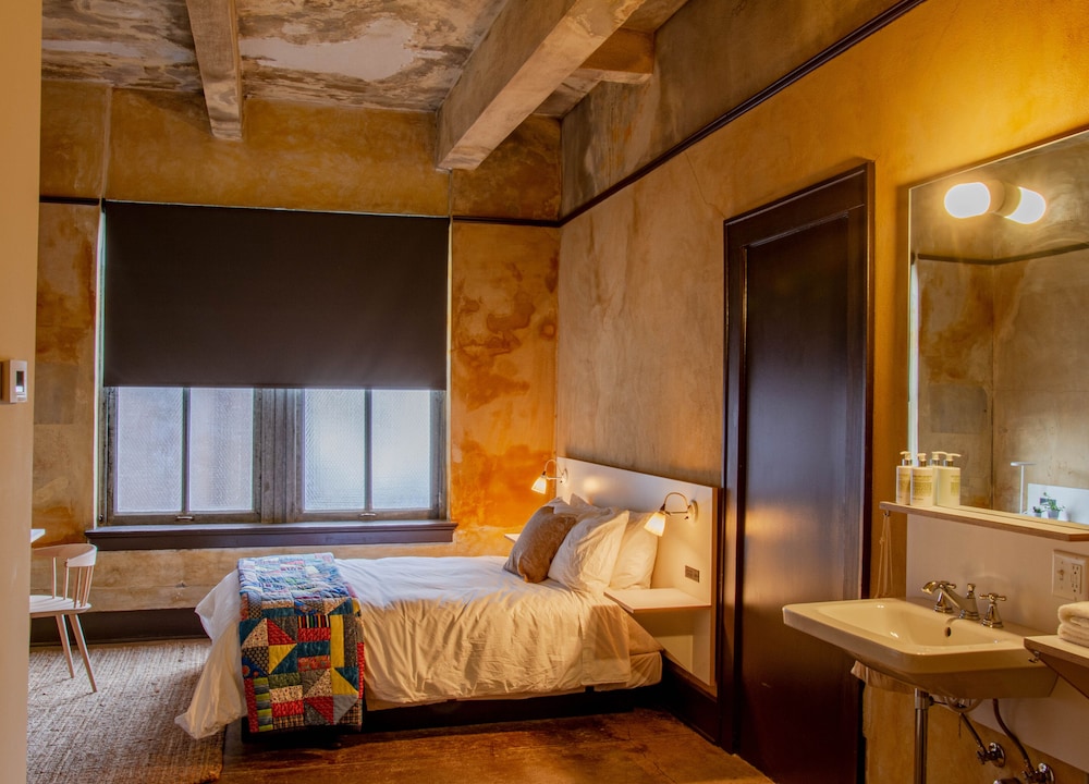 Travelers Hotel - photo 33