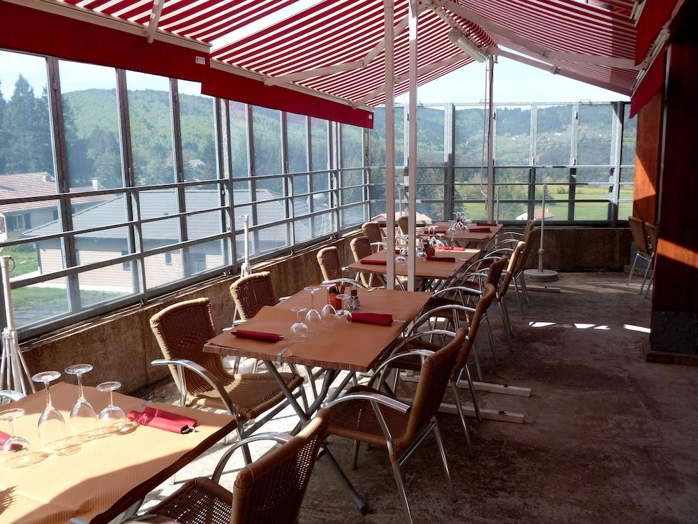 Logis Hôtel Le Panoramic in Vals-Les-Bains, France