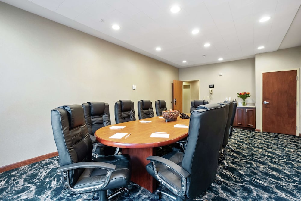 Hampton Inn & Suites Rockland - photo 40