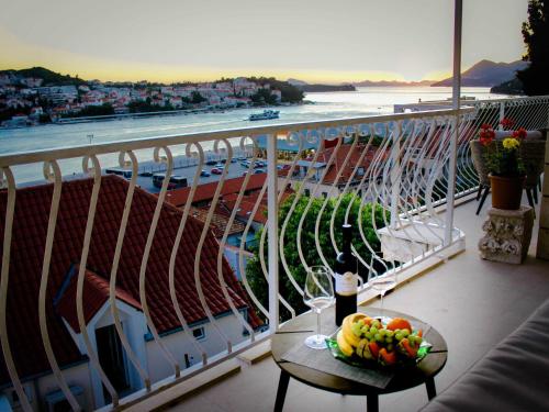 Apartments Tayra Superior studio apartment with balcony BR1