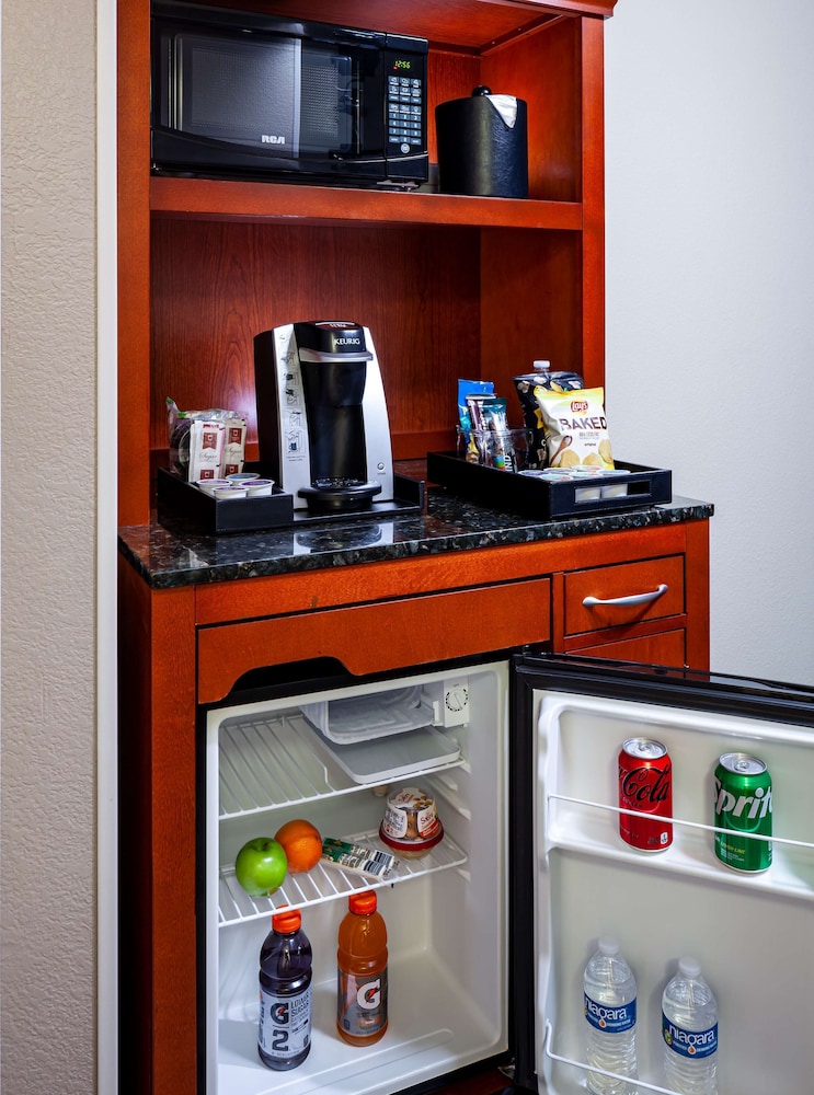Hilton Garden Inn Chicago OHare Airport - photo 13
