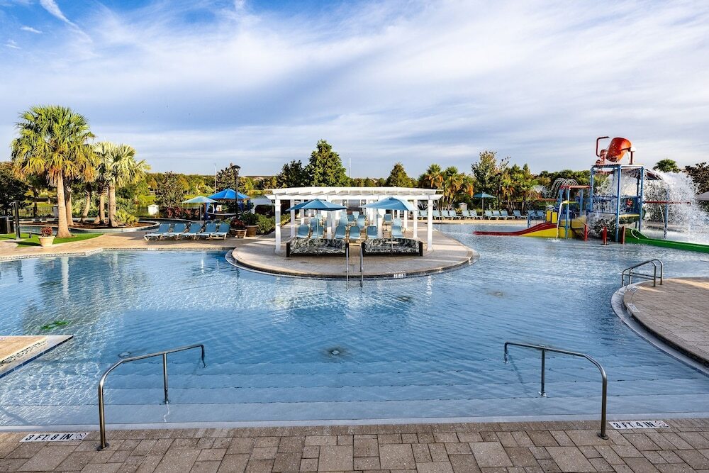 Spacious 8BR Villa w Pool & Resort Amenities - photo 42
