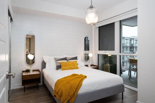 Amazing 2BR 2BA Resort Condo w Balcony and Parking in Barrie, Canada