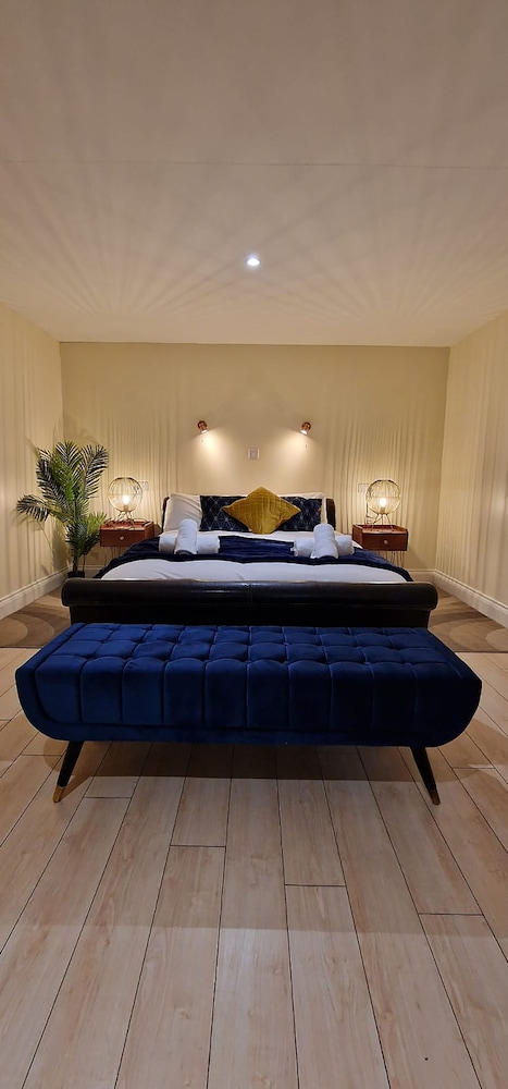 Lily Pad By Payman Club — Royston