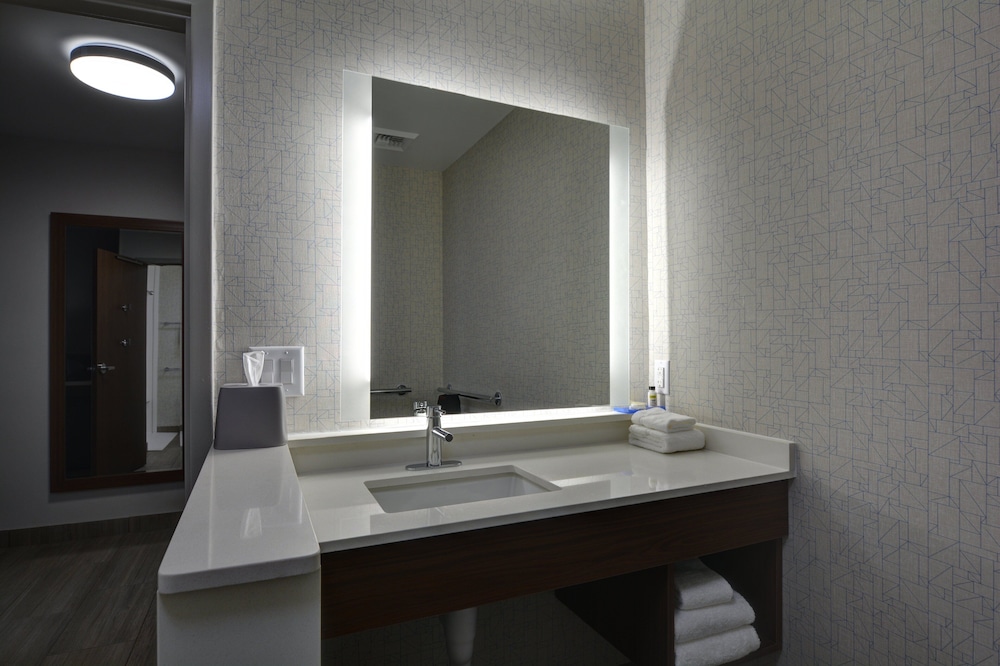 Holiday Inn Express & Suites Greenville Taylors by IHG - photo 17