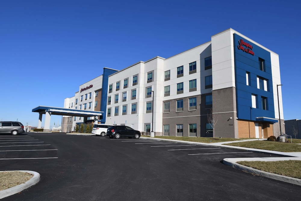 Hampton Inn & Suites Cincinnati Liberty Township - photo 58
