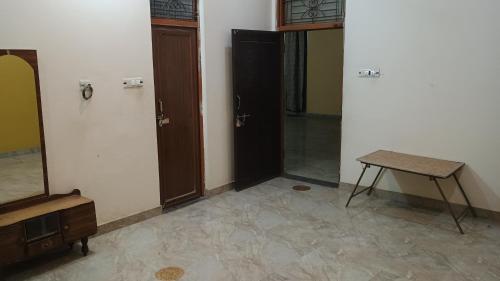 R N Dwivedi - last minute hotel in Allahabad