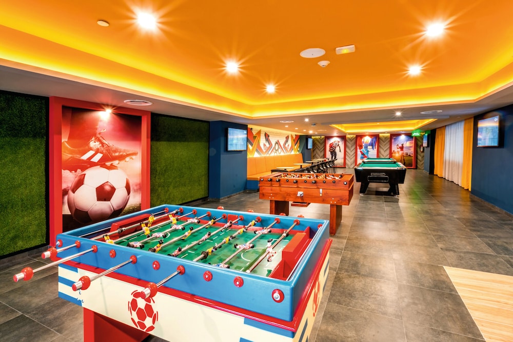 Sports bar