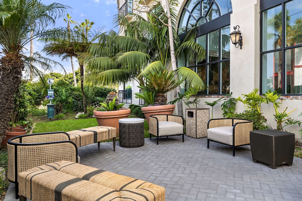 Embassy Suites by Hilton Los Angeles LAX South El Segundo - photo 68
