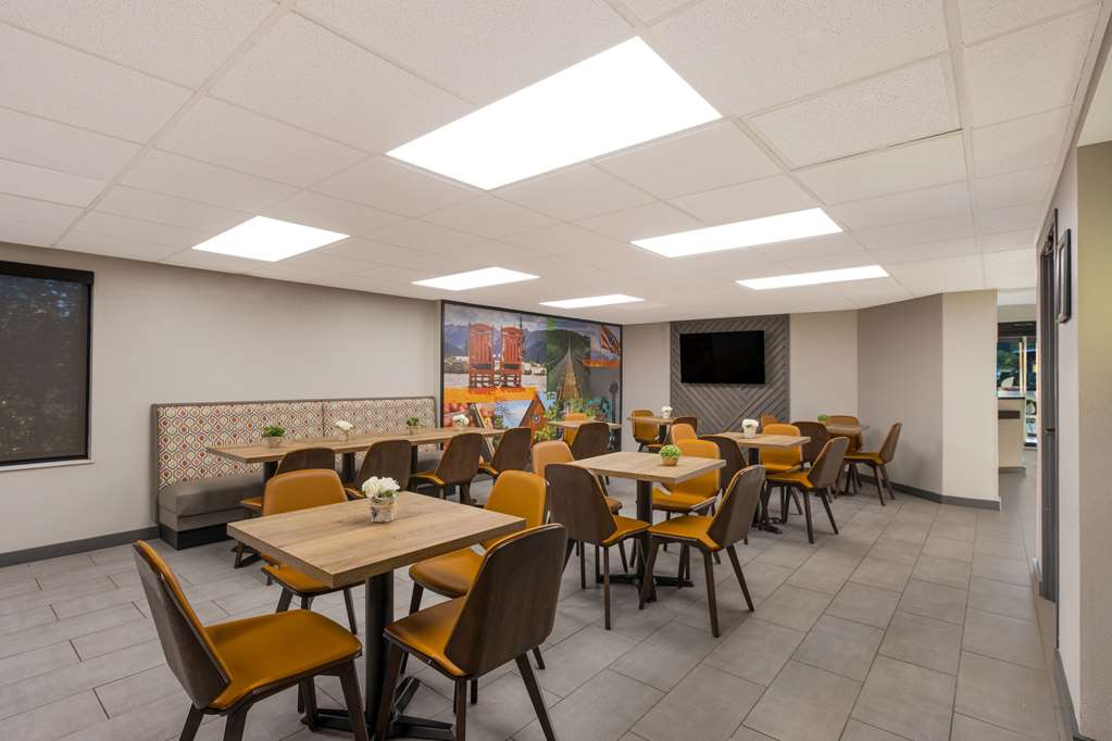 Clarion Pointe Sevierville Pigeon Forge - photo 42