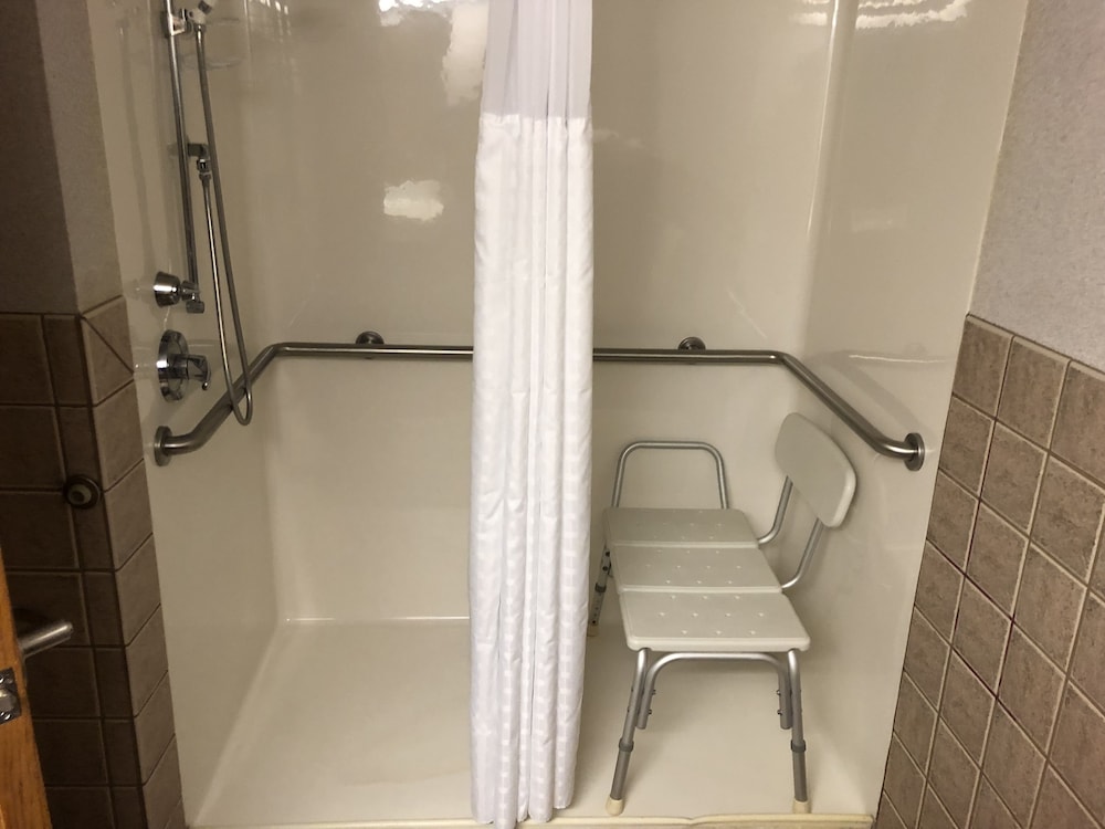 Travelodge Inn & Suites by Wyndham Deadwood - photo 4