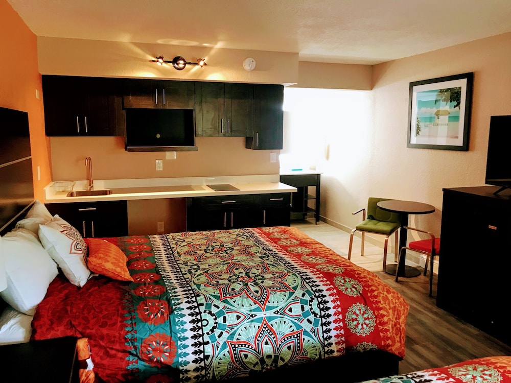 Tropical Inn & Suites - photo 27