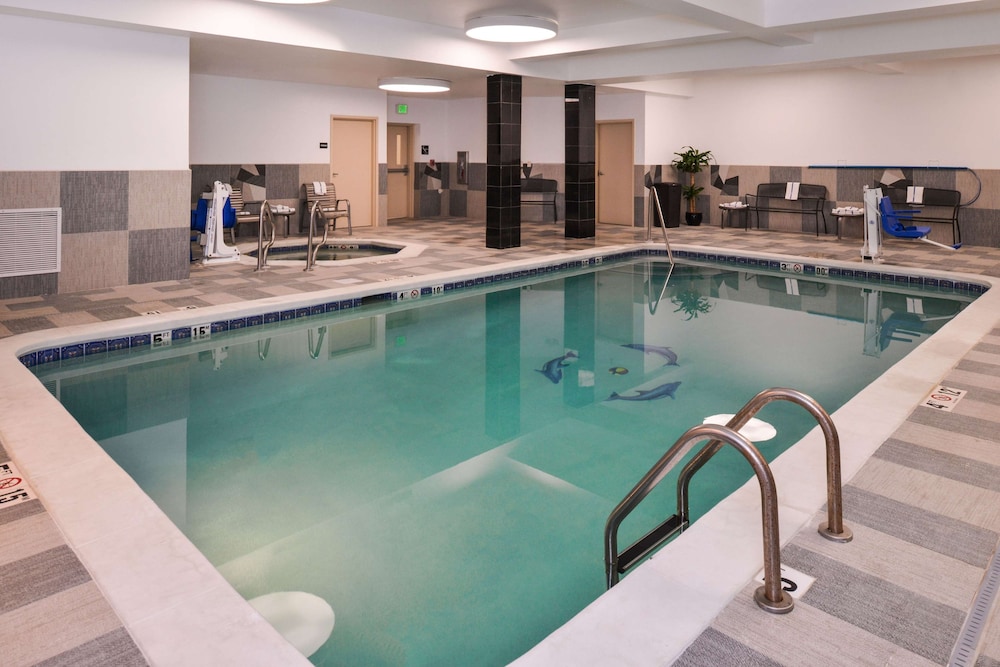Hampton Inn & Suites Denver Speer Boulevard - photo 29