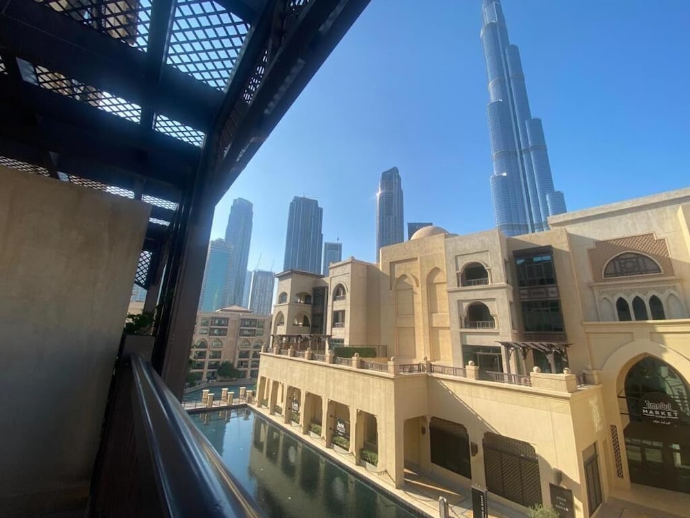 Durrani Homes Souk Al Bahar Living Besides Burj khalifa & Fountain — 4-Star Luxury Hotel in Dubai, United Arab Emirates