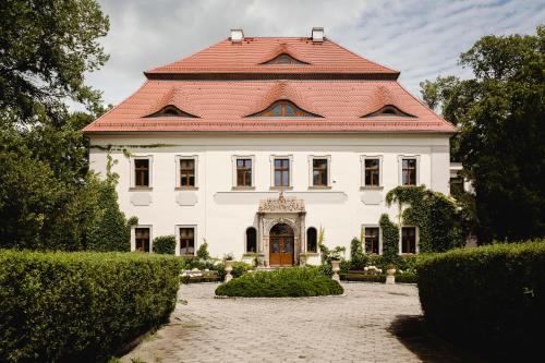 Pałac Mojęcice — hotel in Winsko