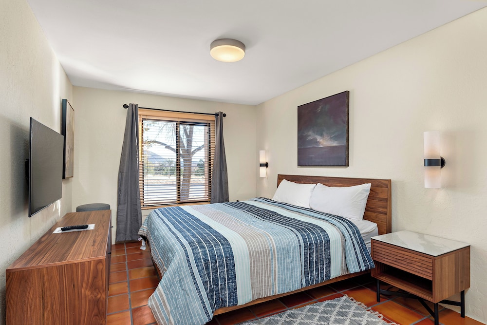 Fort Marcy Suites by All Seasons Resort Lodging - photo 18