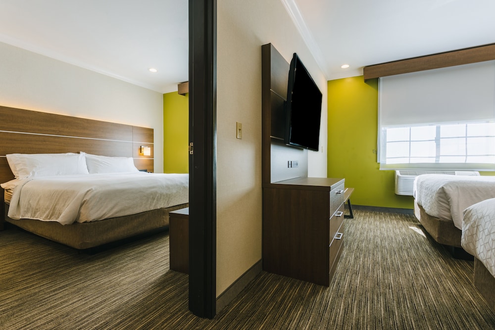 Holiday Inn Express Suites Davis University Area - photo 12