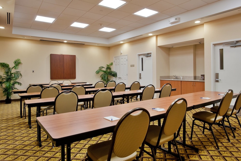 Candlewood Suites Norfolk Airport by IHG - photo 16