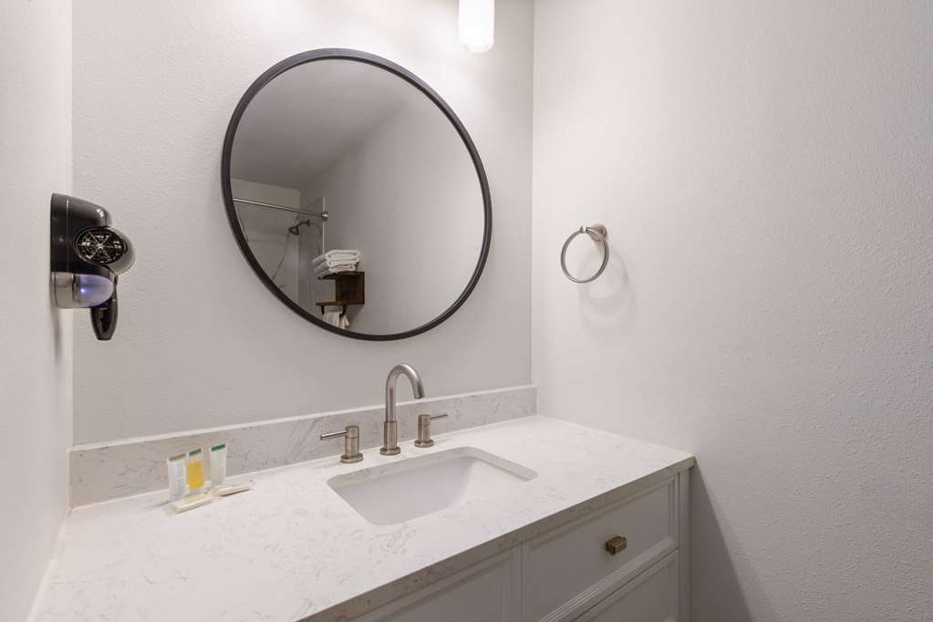 Ramada by Wyndham Studio Suites Dothan - photo 22