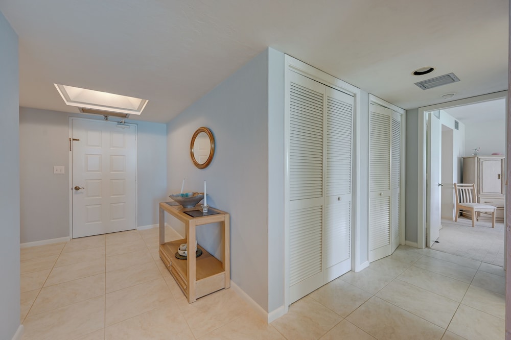 Marco Island Condo w Ocean Views Resort Perks - photo 3