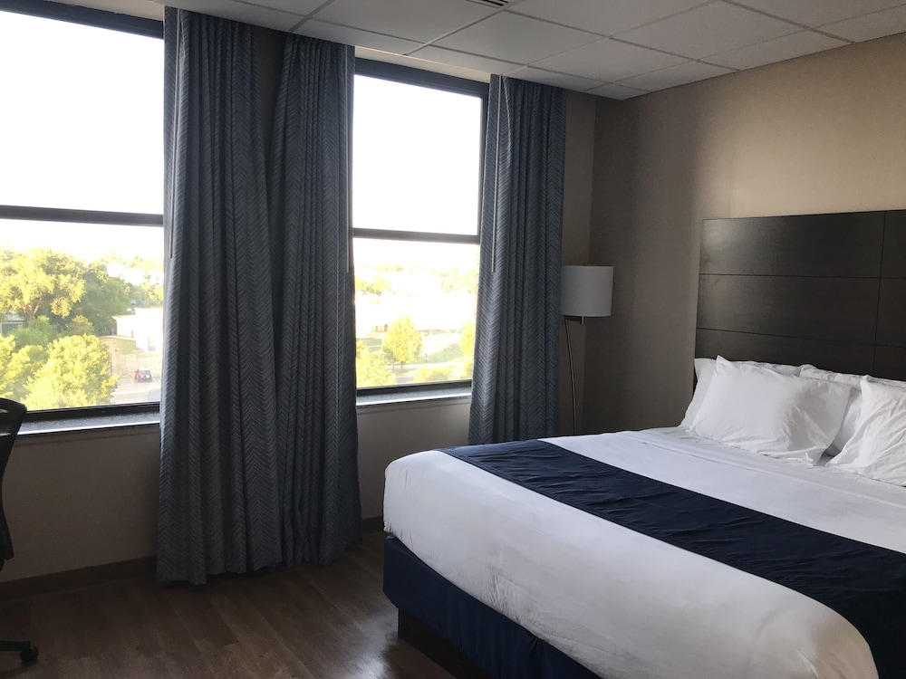 Ariel Broadway Hotel - photo 8