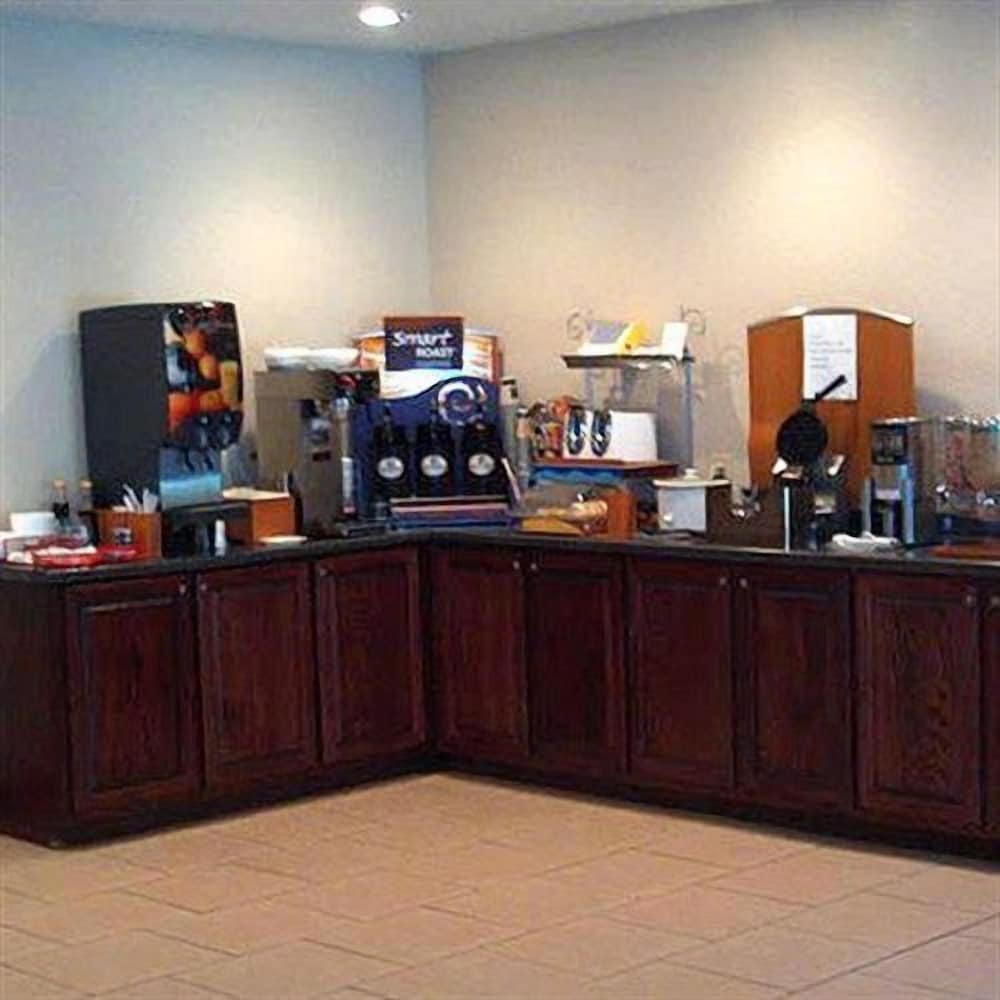 Western Motel Inn and Suites Hazlehurst - photo 29