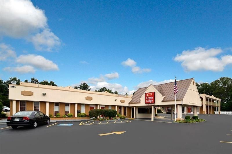 Econo Lodge Cleveland - photo 4