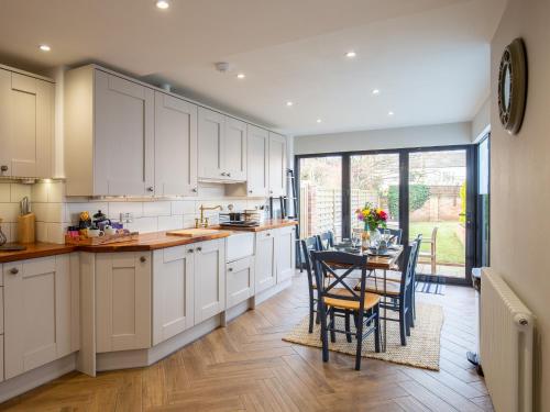 Trinity Cottage — 4-Star Luxury Hotel in Stratford-Upon-Avon, United Kingdom