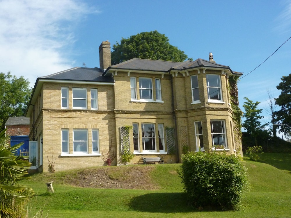 Downedge — hotel in Brading