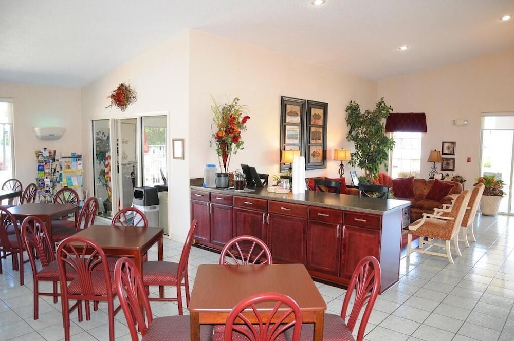 Super 8 by Wyndham Lamar - photo 41