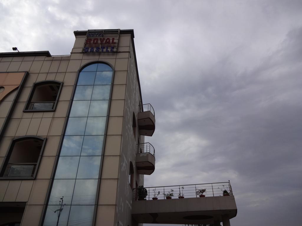 Hotel Royal Castle in Raipur, India