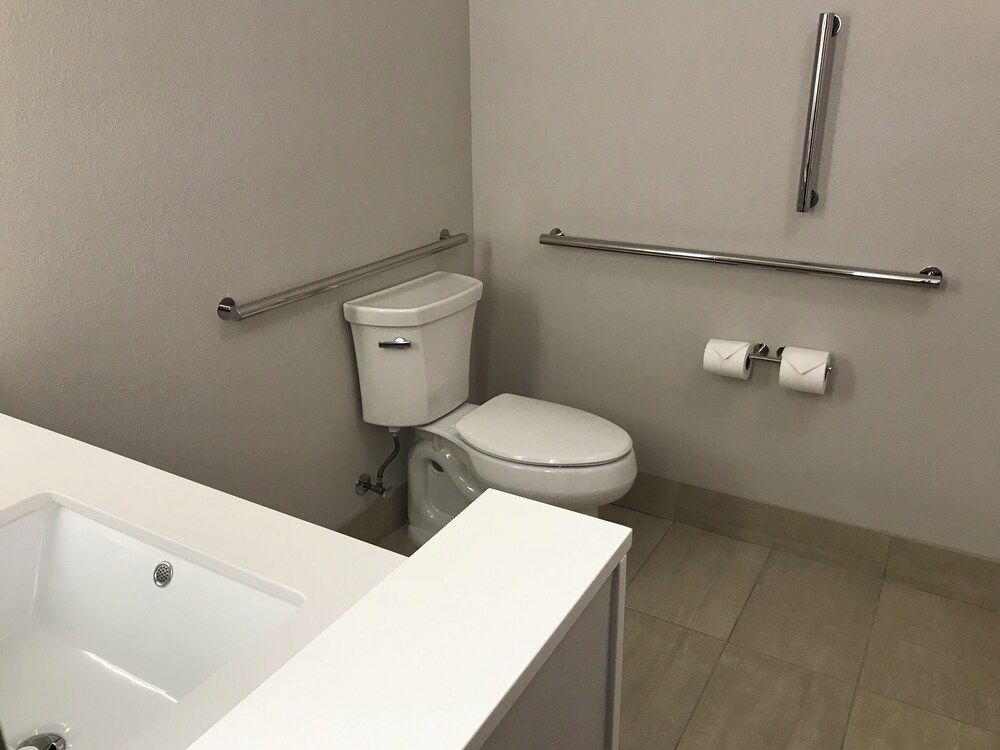 Holiday Inn Express & Suites Hannibal Medical Center by IHG - photo 5