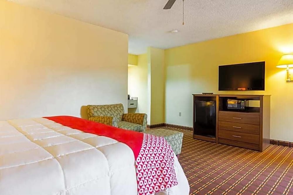 Days Inn by Wyndham Atmore - photo 24