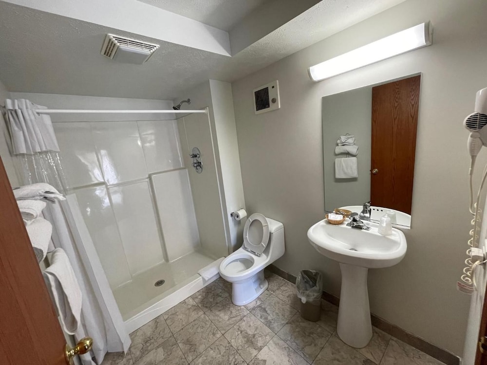 Vibe Inn Whirlpool Suites - photo 28